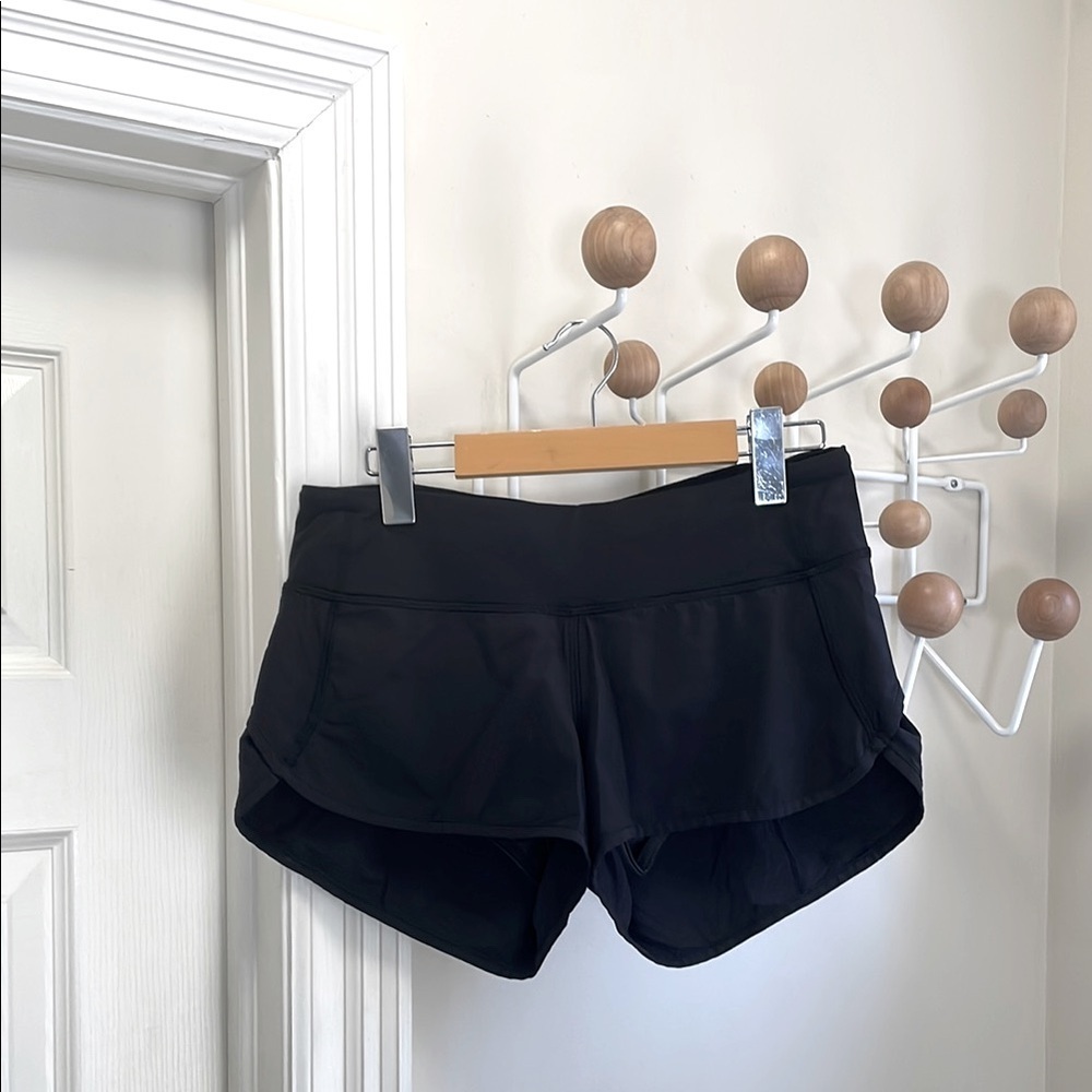 Lululemon - Classic Yoga Shorts - Black - 4